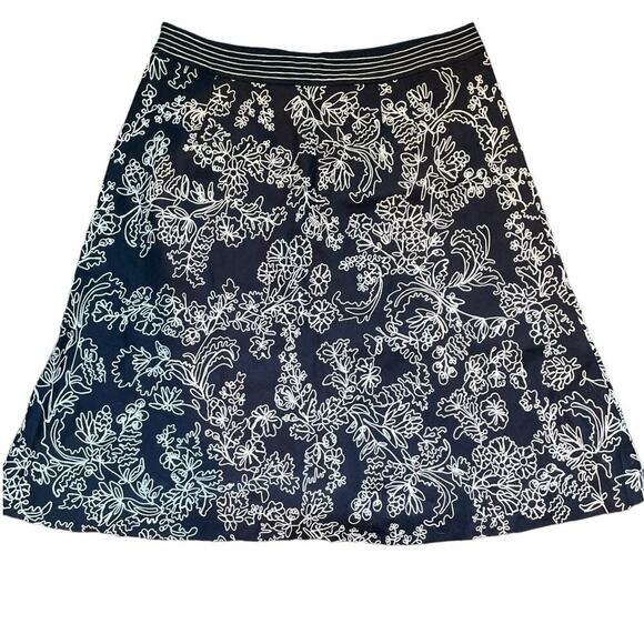 Ann Taylor Navy Blue Embroidered Career A-Line Skirt Size 6 - Picture 5 of 7